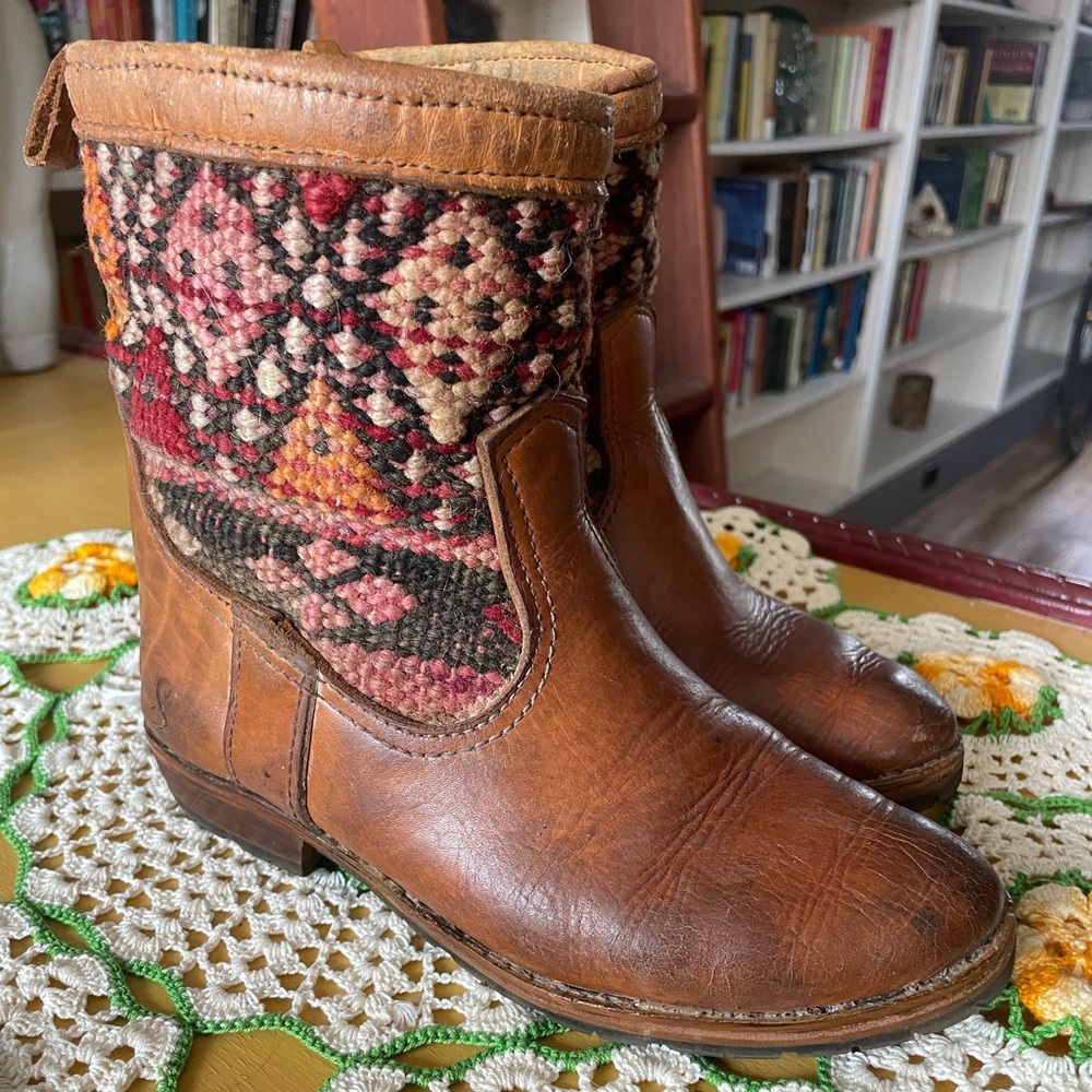 Vintage Womens Southwest Cowboy Boots
